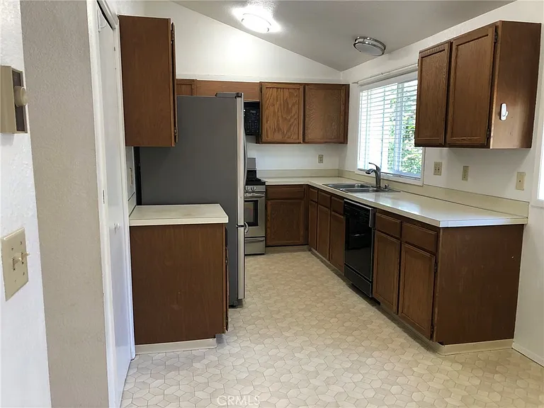 3700 Beazer Rd — Photo 8