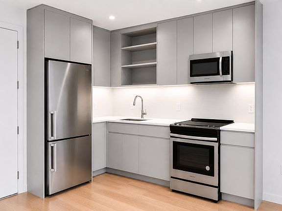 3rd image of 29-17 40th Ave #415