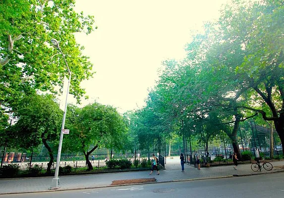 Rented by Compass | media 22