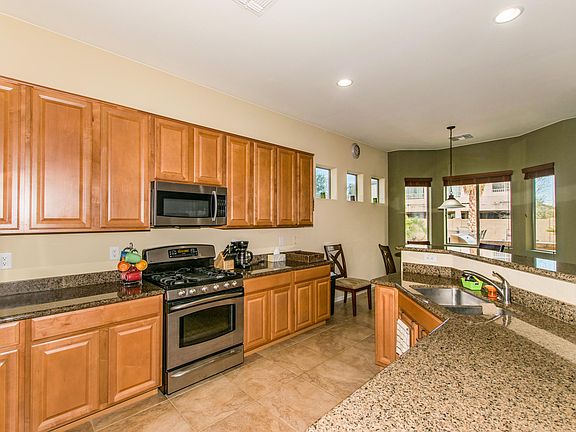 3rd image of 43958 W McClelland Dr