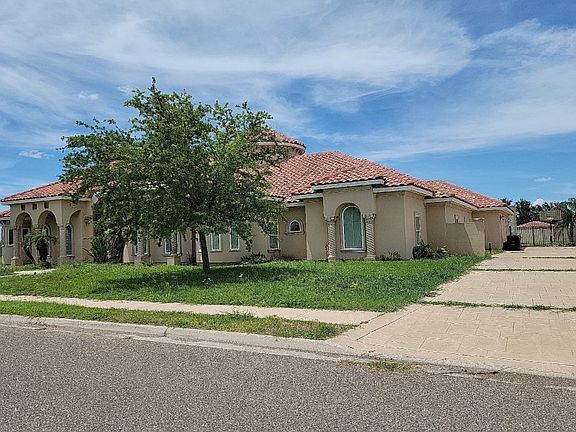 2nd image of 2604 Brazos Ave
