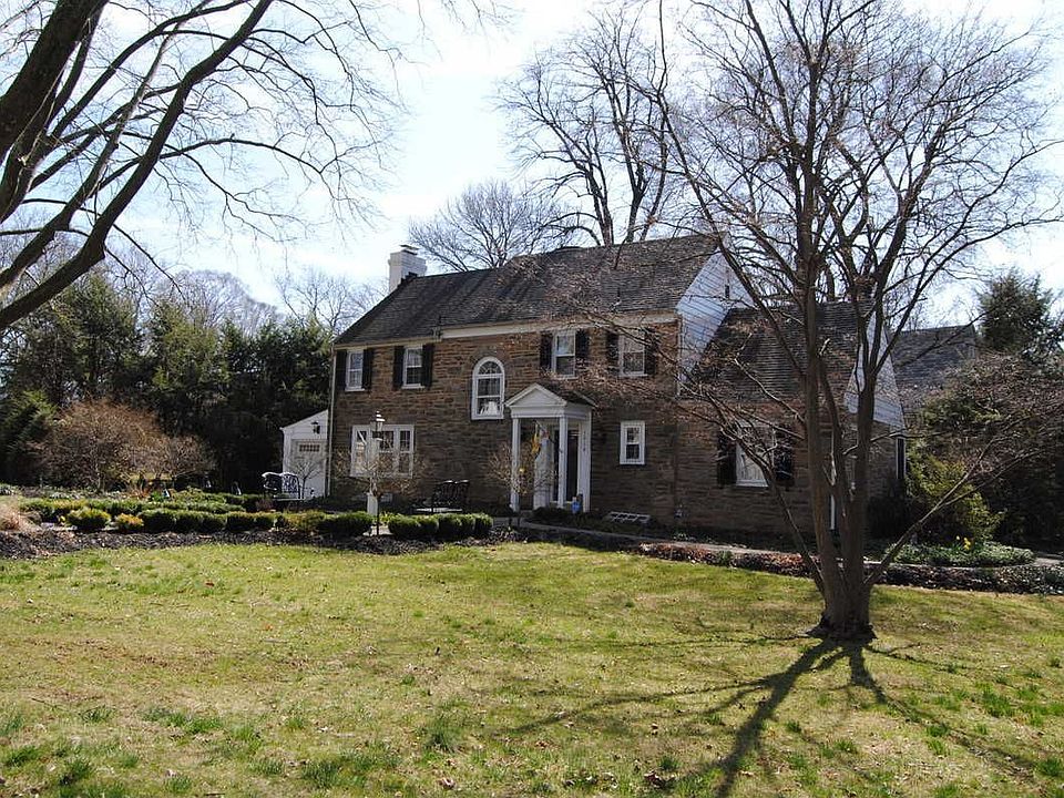 "Just Perfect" in Jenkintown Manor!