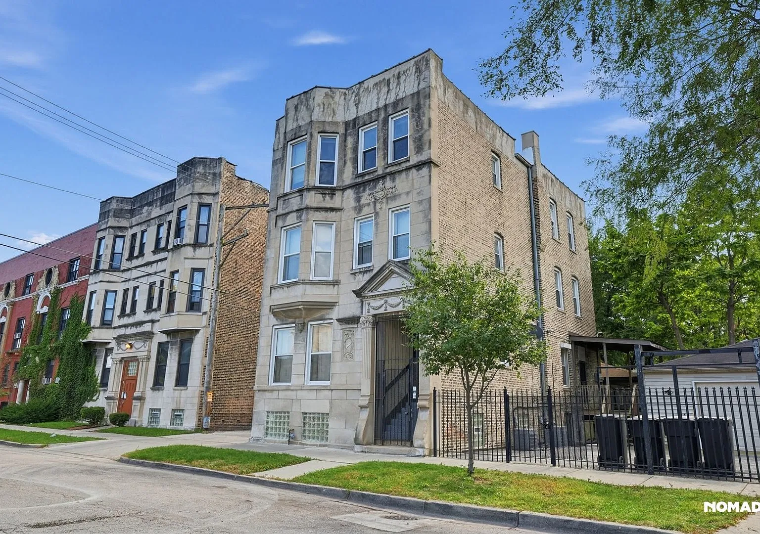 Spacious 1BR Garden Apartment Near UChicago & Obama Presidential Center $1,200 — Photo 4