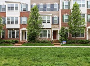 22906 Spicebush Dr #1582, Clarksburg, MD 20871