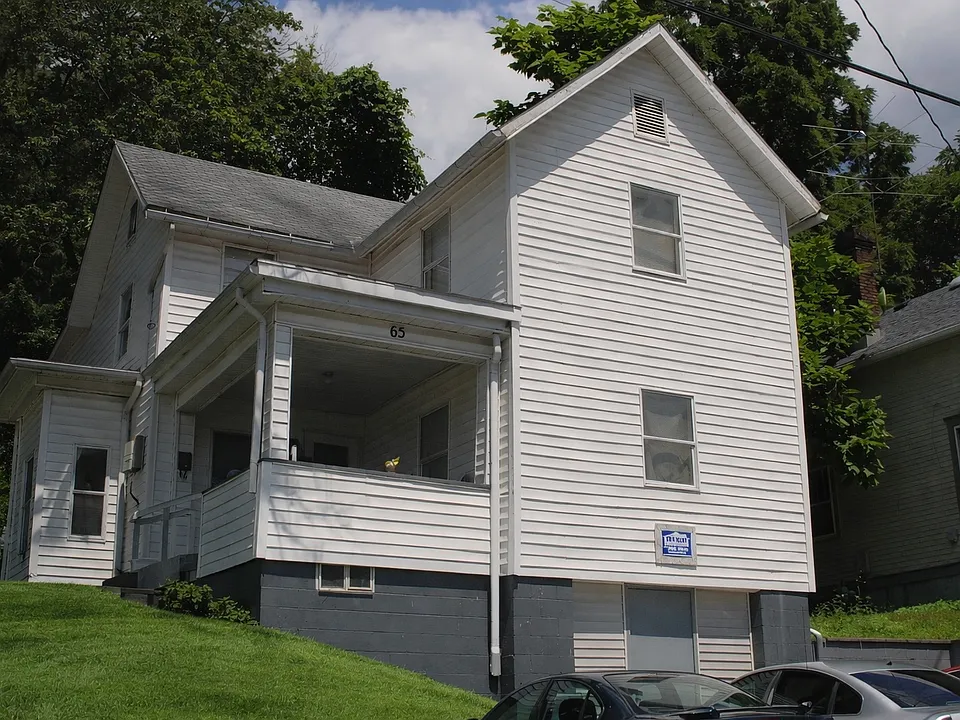 65 Franklin Ave