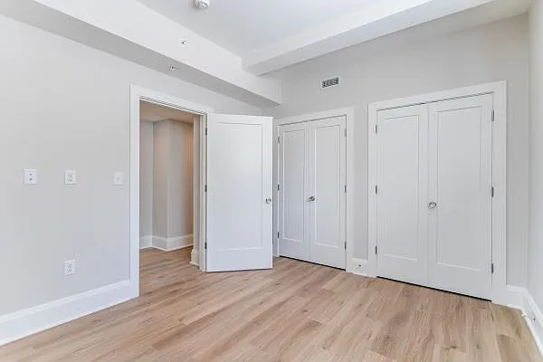 215 E Chestnut St #106 — Photo 7