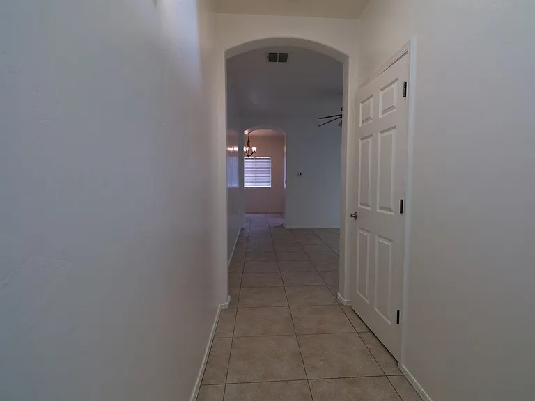 1696 W Blue Horizon St — Photo 4