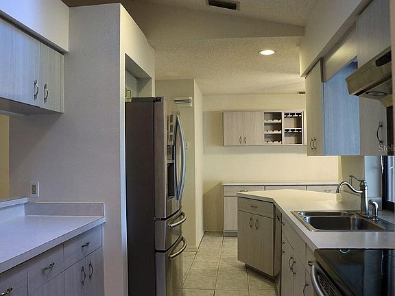 3rd image of 231 Mark Twain Ln