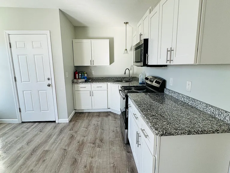 12 Magnolia St #3 — Photo 3