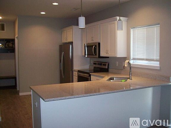 3rd image of 472 Potter St #1