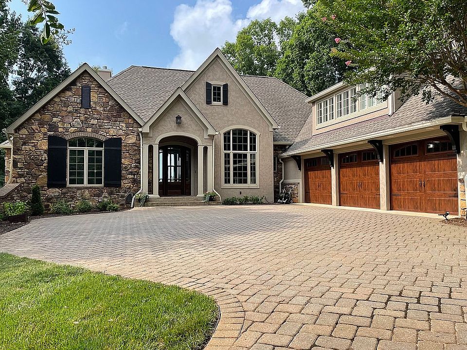 1st image of 45 Waverly Ct
