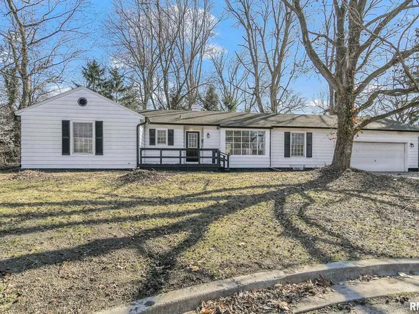 10 McLean Ln, Springfield, IL 62704