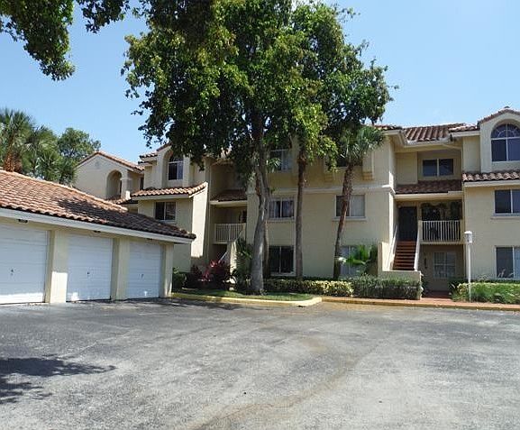 1st image of 8202 Glenmoor Dr