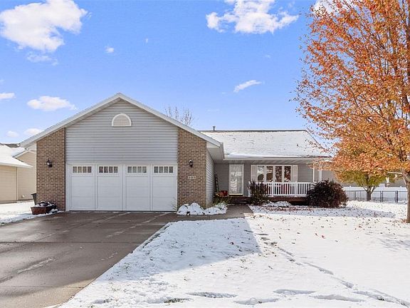 2nd image of 105 Bear Creek Ct