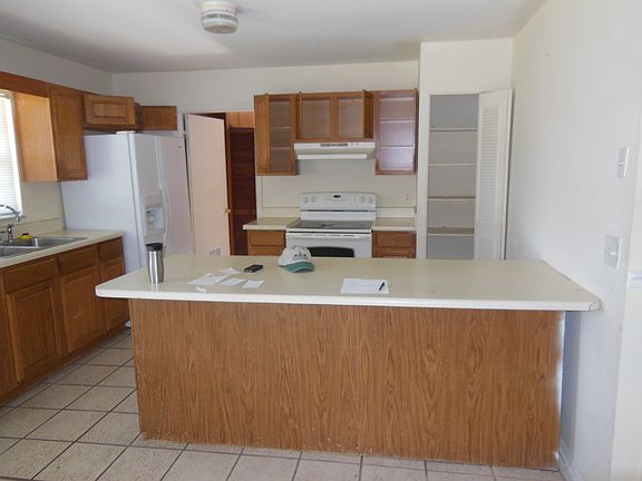 3rd image of 6687 Millay Dr