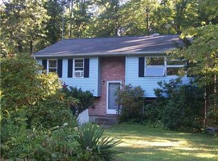 10 1st St, Lebanon, CT 06249