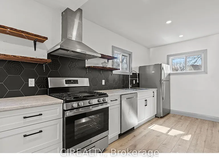 14 Elmwood Ave — Photo 9