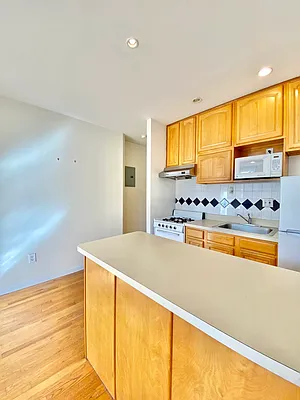 Rented by Waverly Realty Associates | media 32