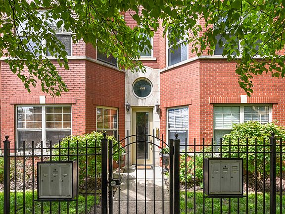 3rd image of 4018 N Mozart St APT 2N