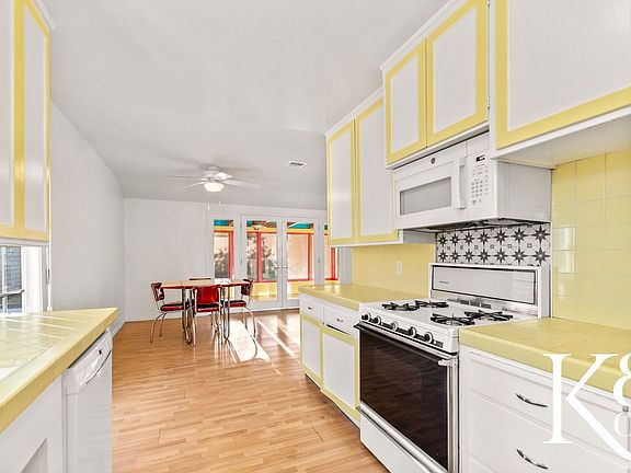 5th image of 7909 Shoshone Ave