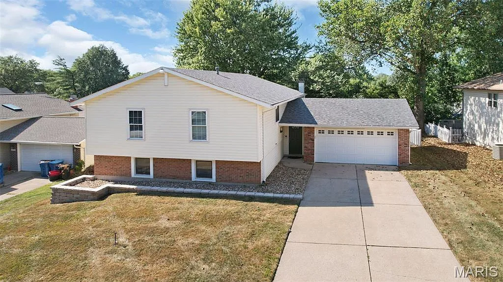 1511 Shadow Ln photo 1