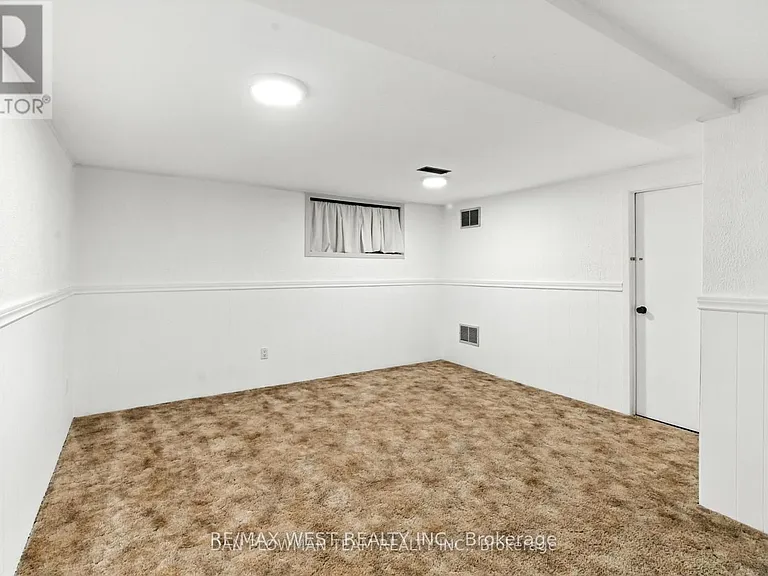 83 Sherwood Rd E #2 — Photo 4
