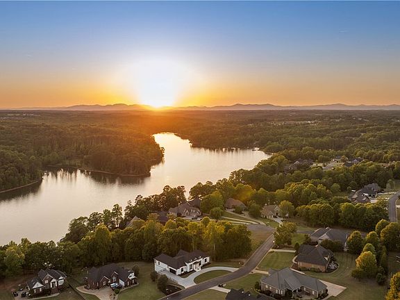 2nd image of 314 Shoreview Dr