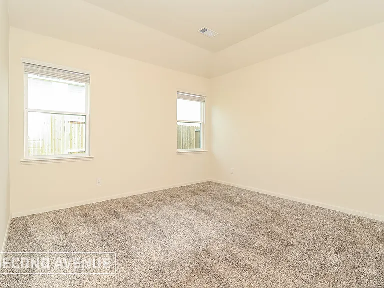 1329 Woodwinds Dr — Photo 9