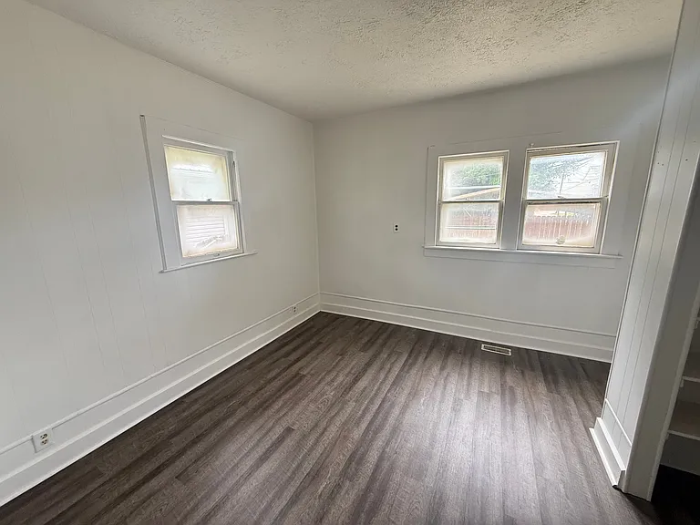 1116 Cedar St — Photo 5