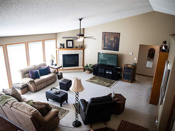 4th image of 718 Fairman Dr