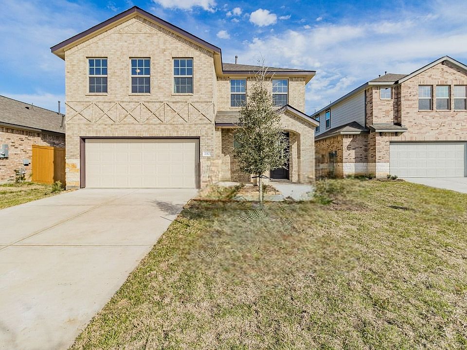 Welcome to 2112 Sweet Bay Drive located in the community of Lago Mar and zoned to Dickinson ISD.