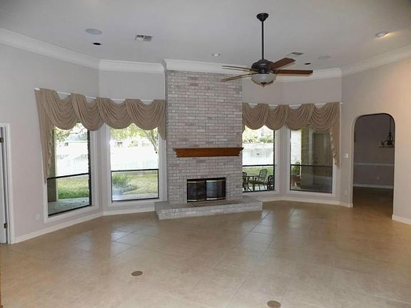 5th image of 4573 River Park Dr