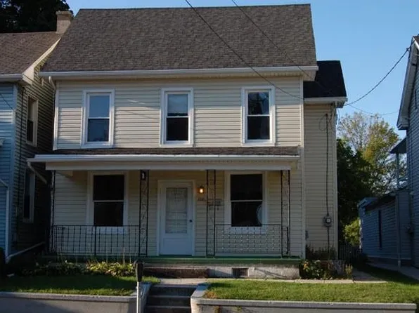 134 E Main St, Dallastown, PA 17313