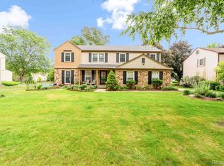 6611 Windmill Ln, West Bloomfield, MI 48324