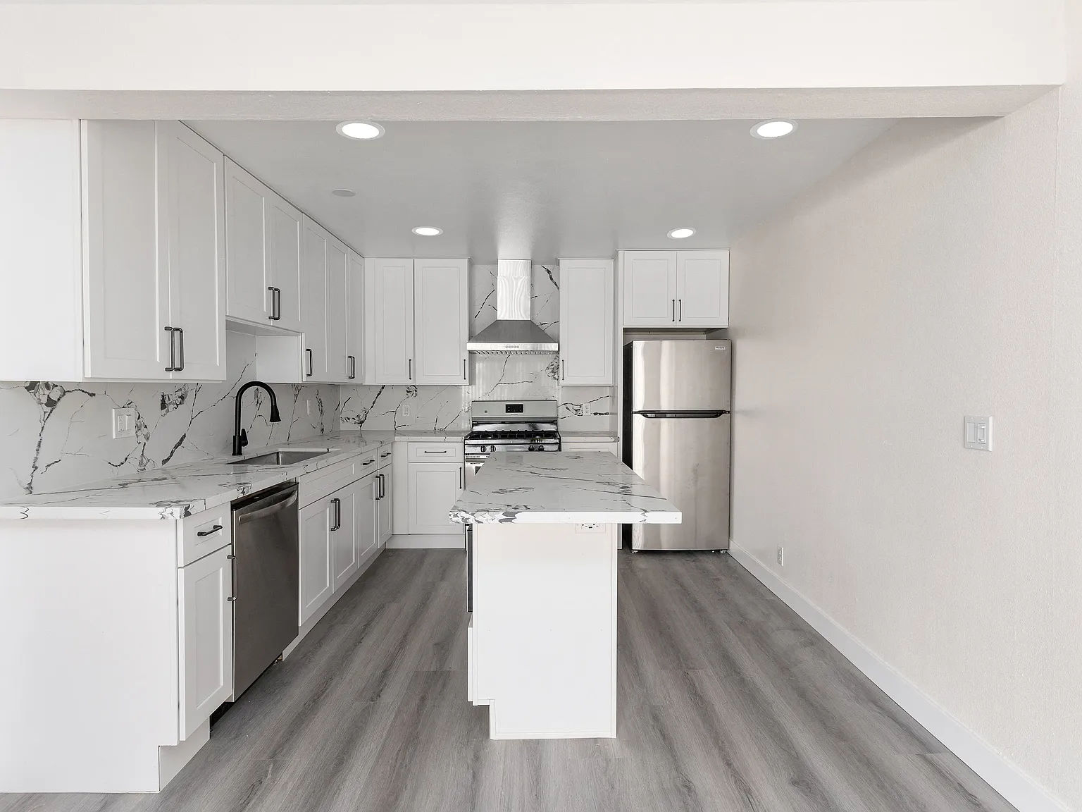 Seaview Terrace Apartment Homes — Photo 2