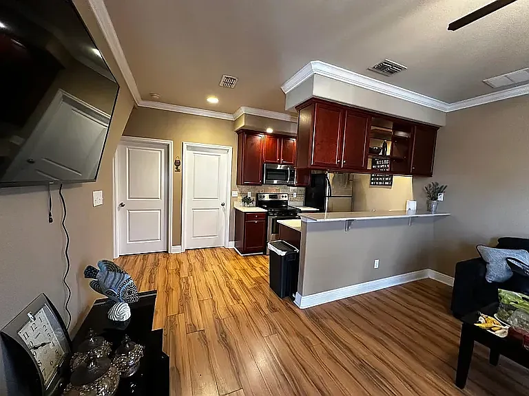 3 bed, 1177 sqft, $1,100 — Photo 3