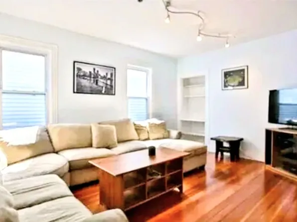 46 Middle St, South Boston, MA