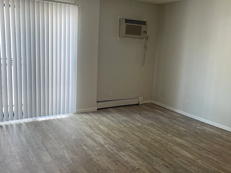 521 S Johnson St #7S — Photo 3