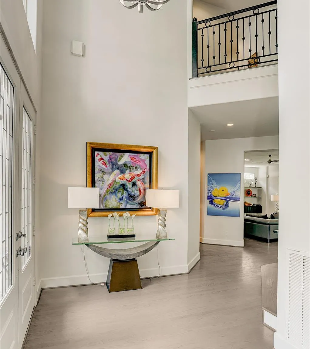 4 bed, 3.5 bath, 3842 sqft, $11,000 — Photo 3