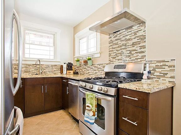 497 Kitchen