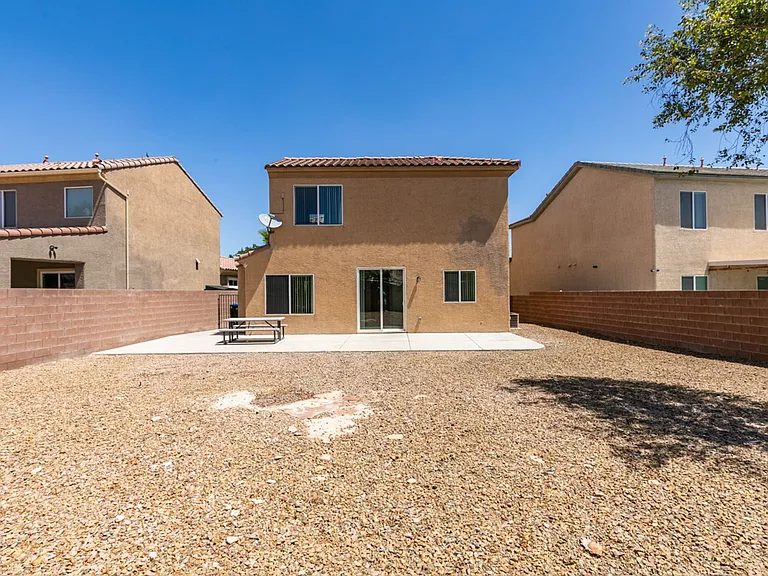 2925 Dowitcher Ave — Photo 36