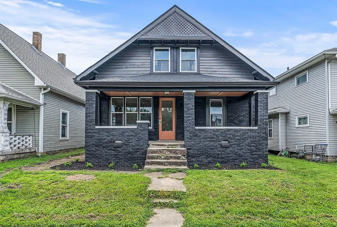 941 E Raymond St — Photo 1
