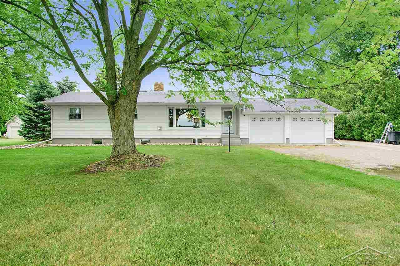 2401 E Caro Rd, Caro, MI 48723 Zillow