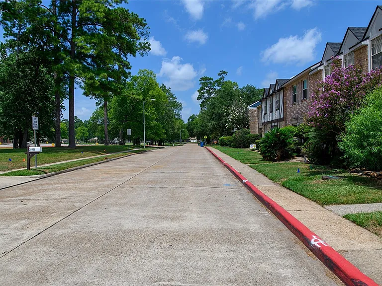 20339 Fieldtree Dr — Photo 18