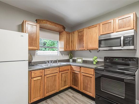 3rd image of 10218 Parsons St #A