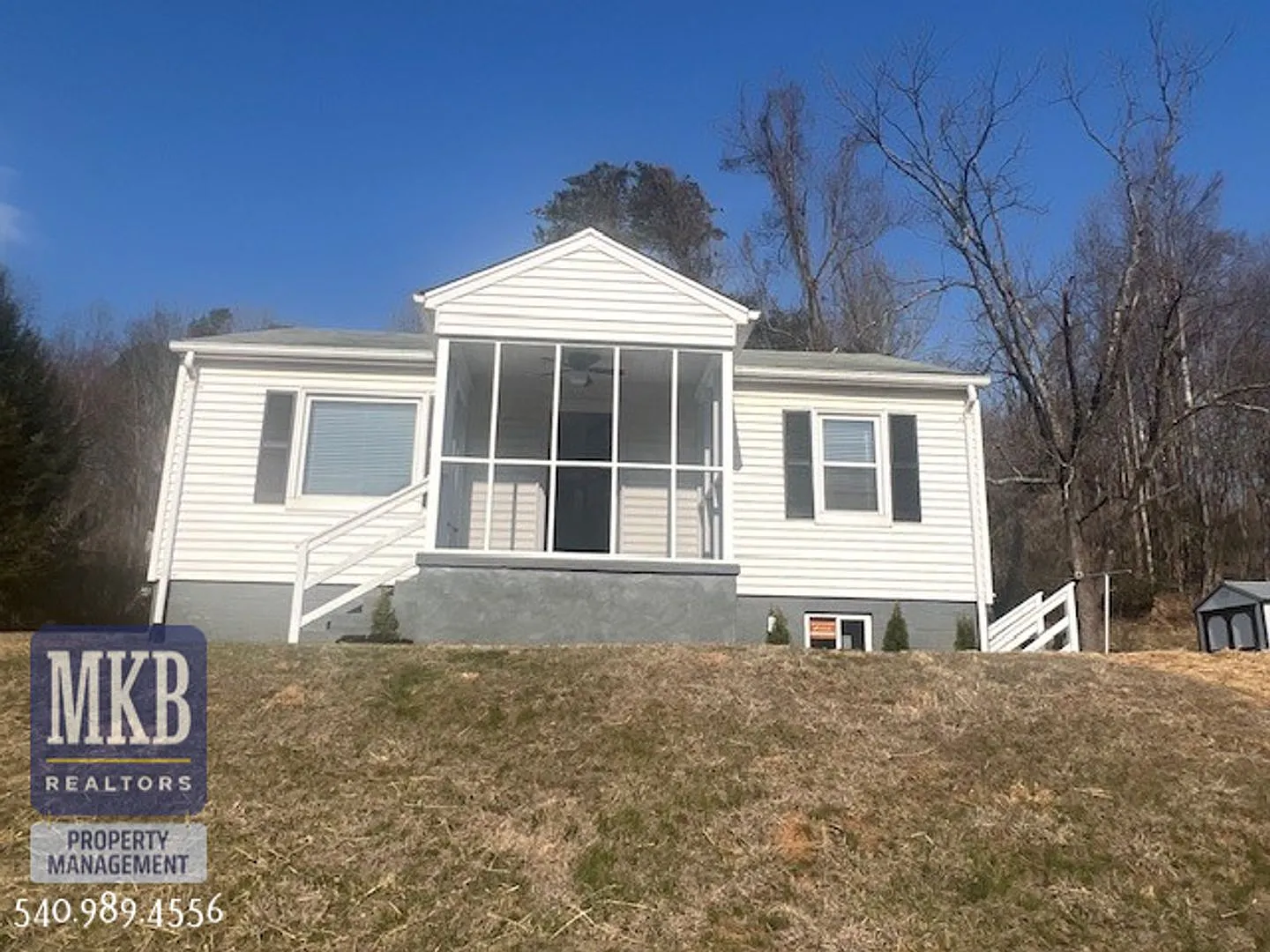 2 Bedroom Home in Clearbrook Area — Photo 2