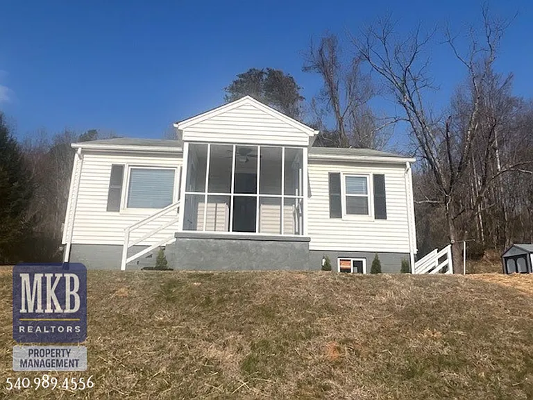 6221 Shady Acres Dr — Photo 2
