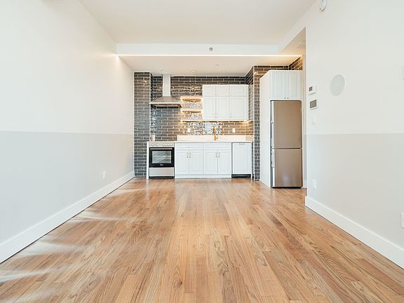 3rd image of 115 Stanwix St #245