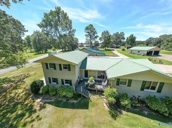 60 Holbrooks St, Crossville, AL 35962