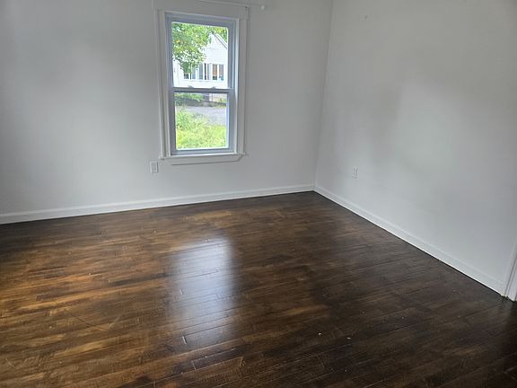3rd image of 178 Union St Floor 1